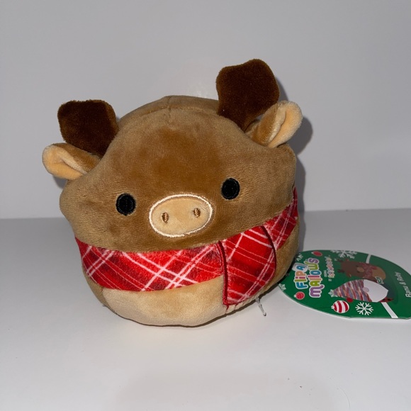 Ruby the Reindeer and Banu the Gnome 5" Flip A Mallow Squishmallows Christmas! - Picture 2 of 7